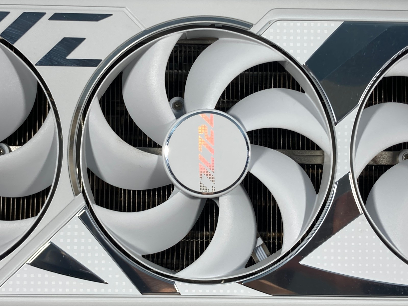 BH 2 1 AL 1 VER ASUS ROG Strix - Rtx 4090 24Gb Gddr6X incelemesi ve fiyatı